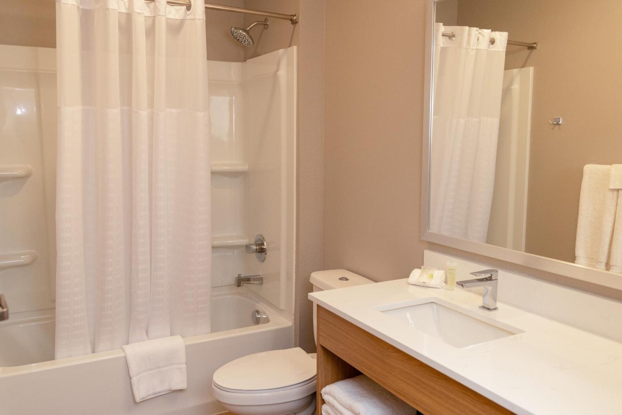 Livaway Suites Tri-Cities-里奇兰 外观 照片