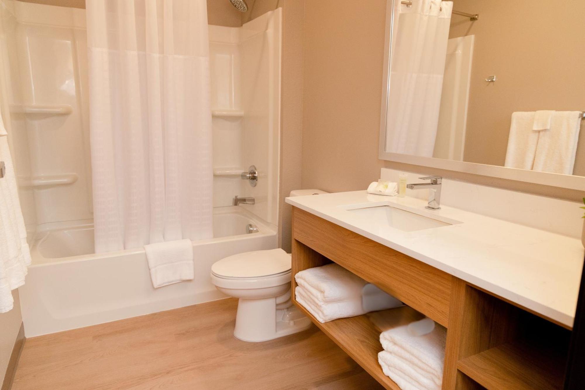 Livaway Suites Tri-Cities-里奇兰 外观 照片