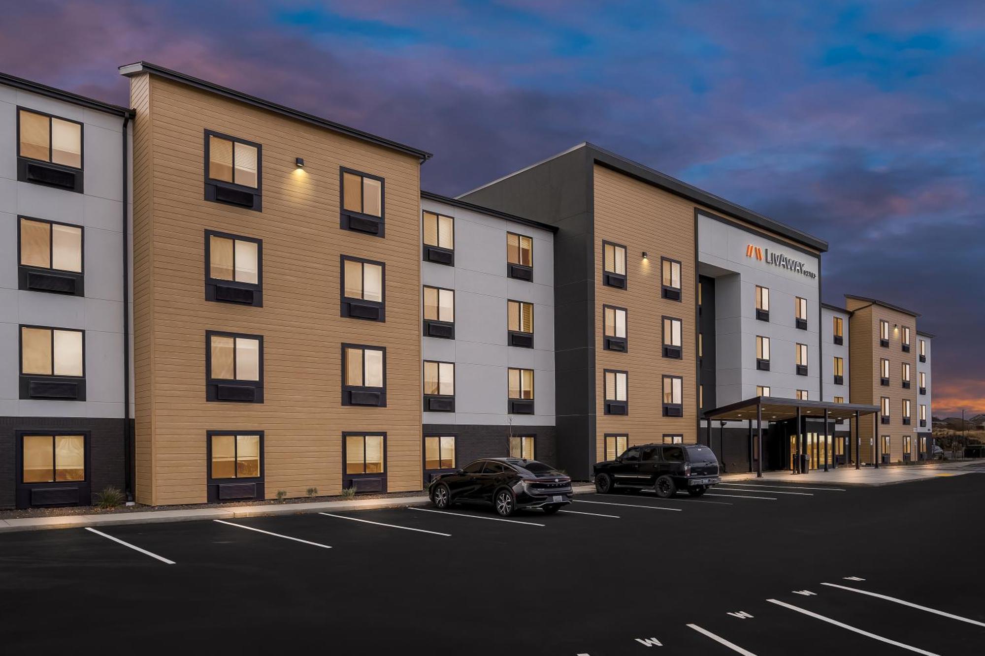 Livaway Suites Tri-Cities-里奇兰 外观 照片